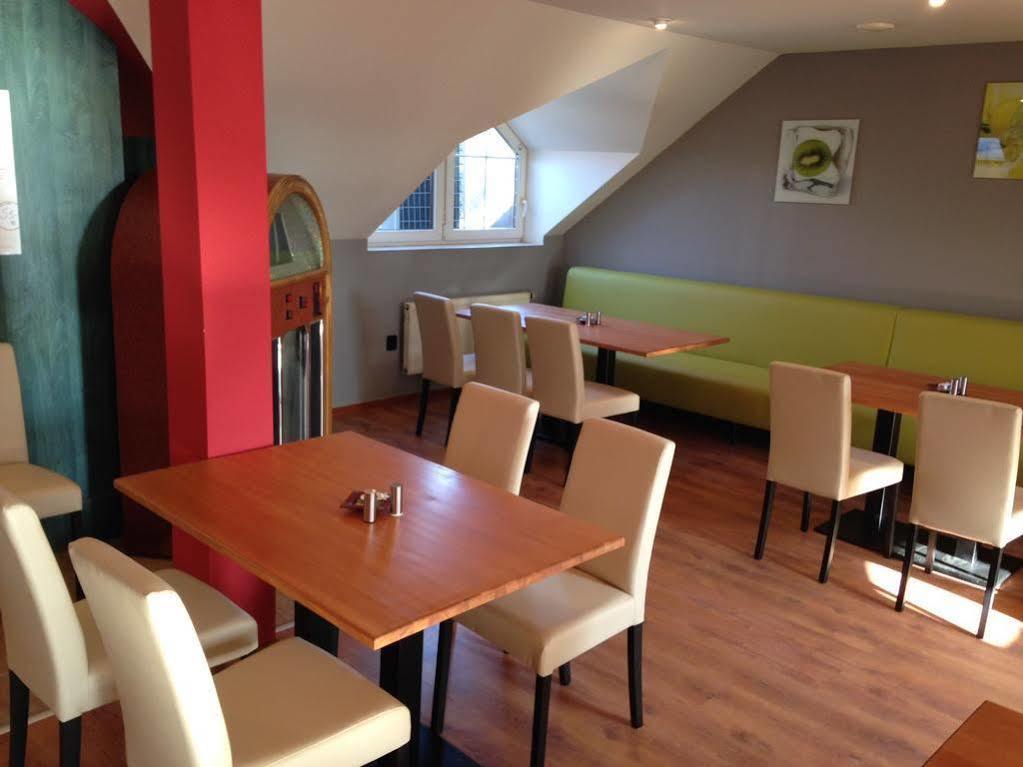 Nova Hospoda - & Restaurant Otel Prag