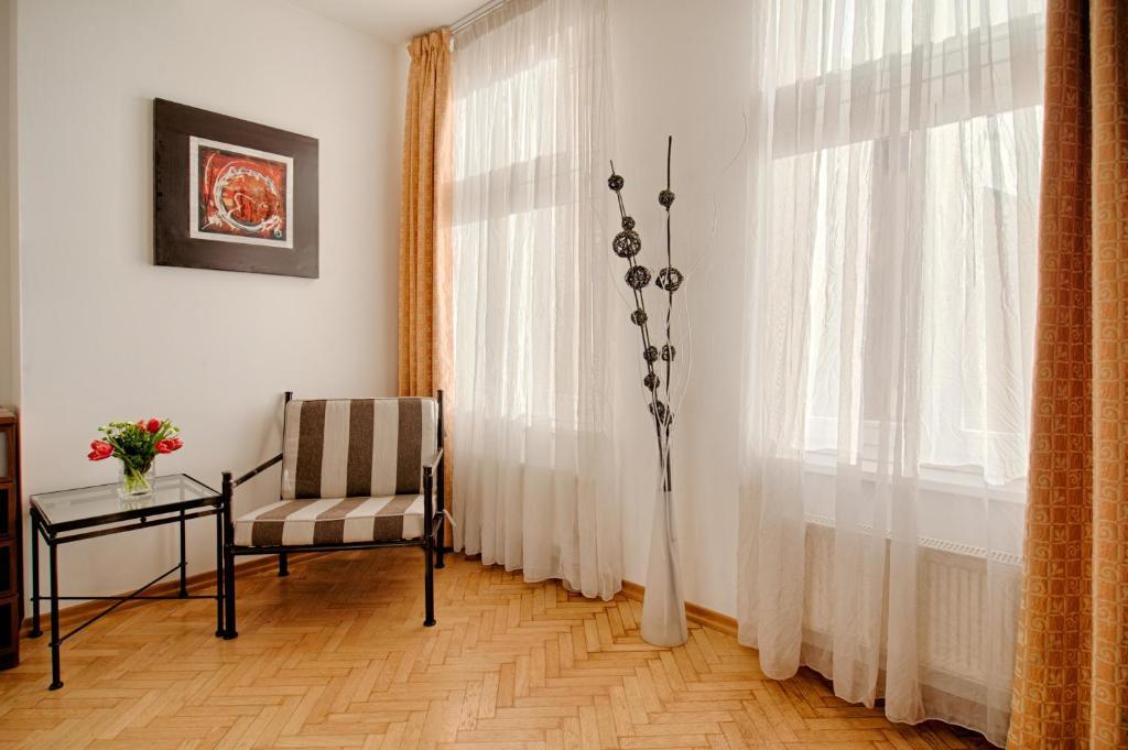 Apartment Twist