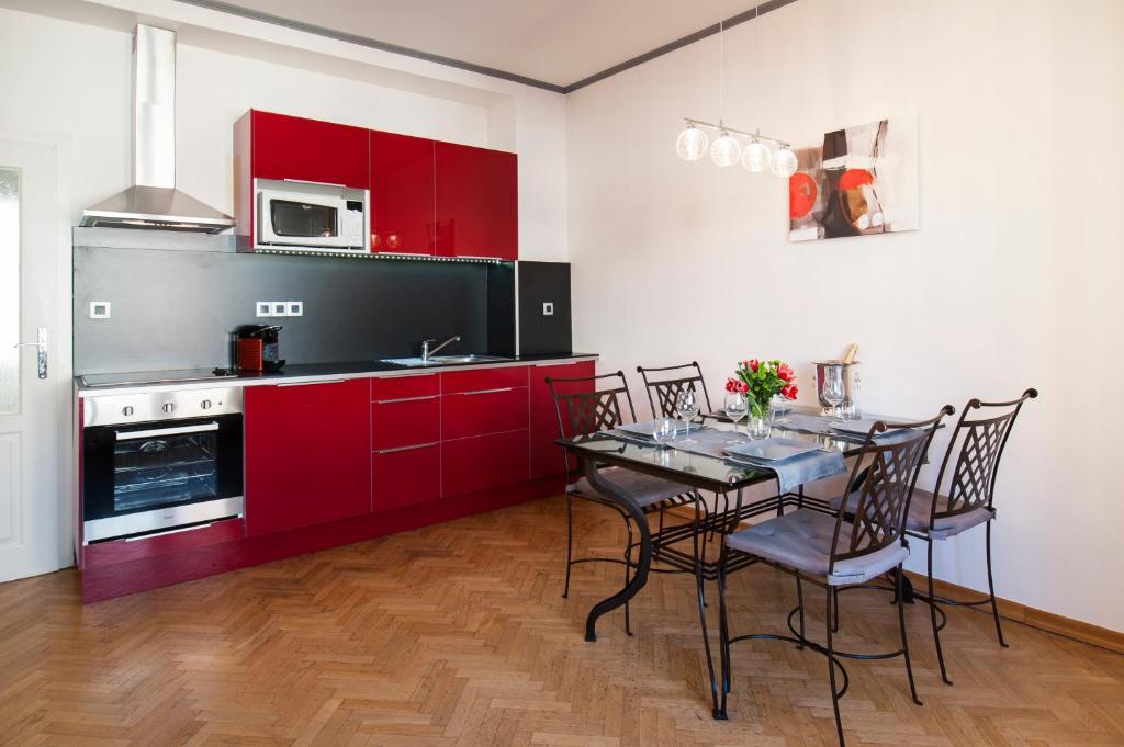 Twist Apartment *