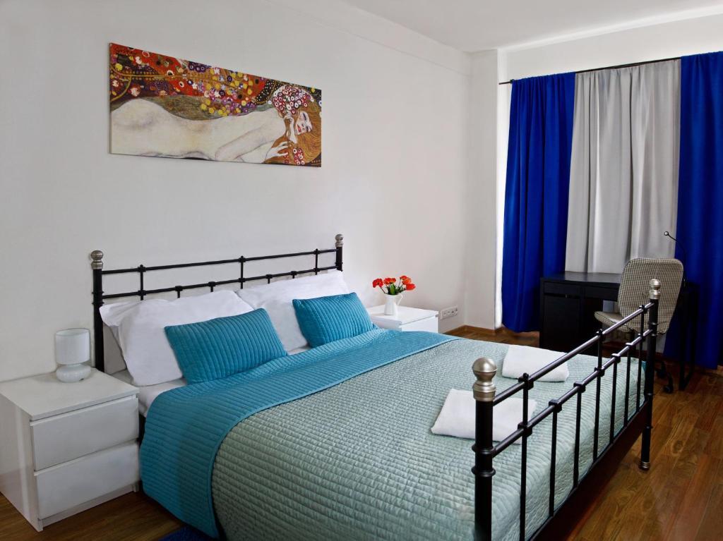 Center Apartment *