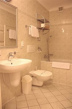 Otel Pod Vezi 4*