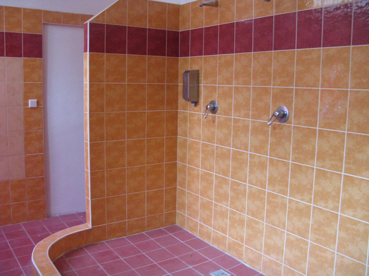 Ibex Hostel *