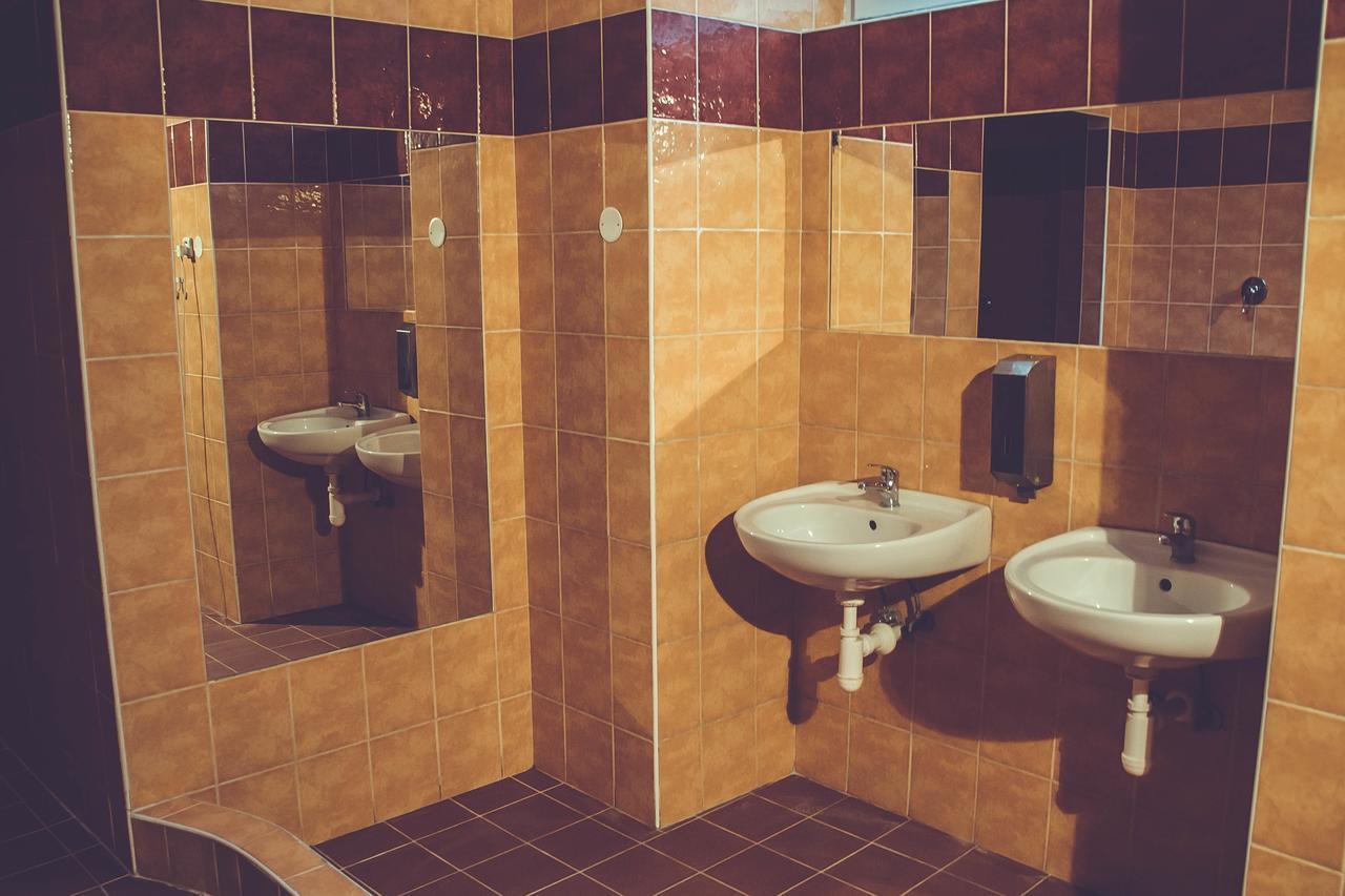 Ibex Hostel *