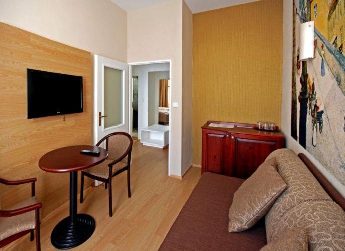 Hotel U Stare Pani - At The Old Lady 4*