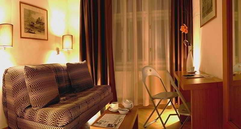 Emporio Hotel