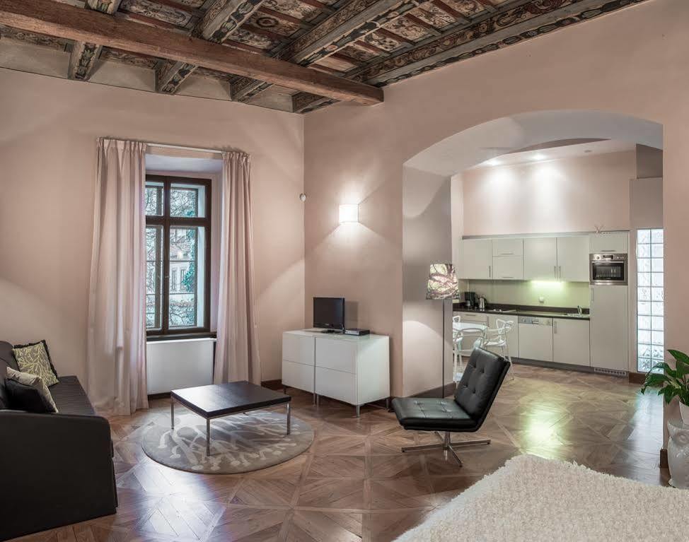 Appartement 3 Epoques By Adrez *