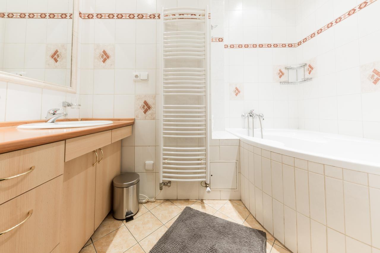 Beautiful Center Apartment