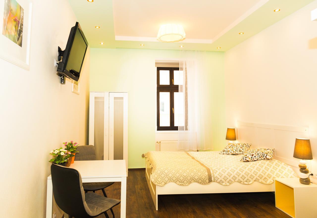 Cozy Central Studio Apartment