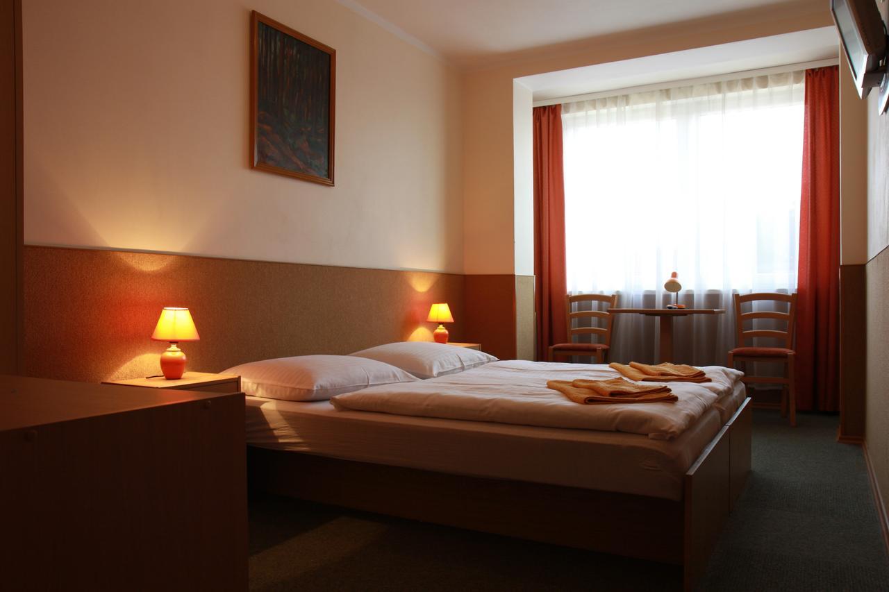 Fox 3* Praga