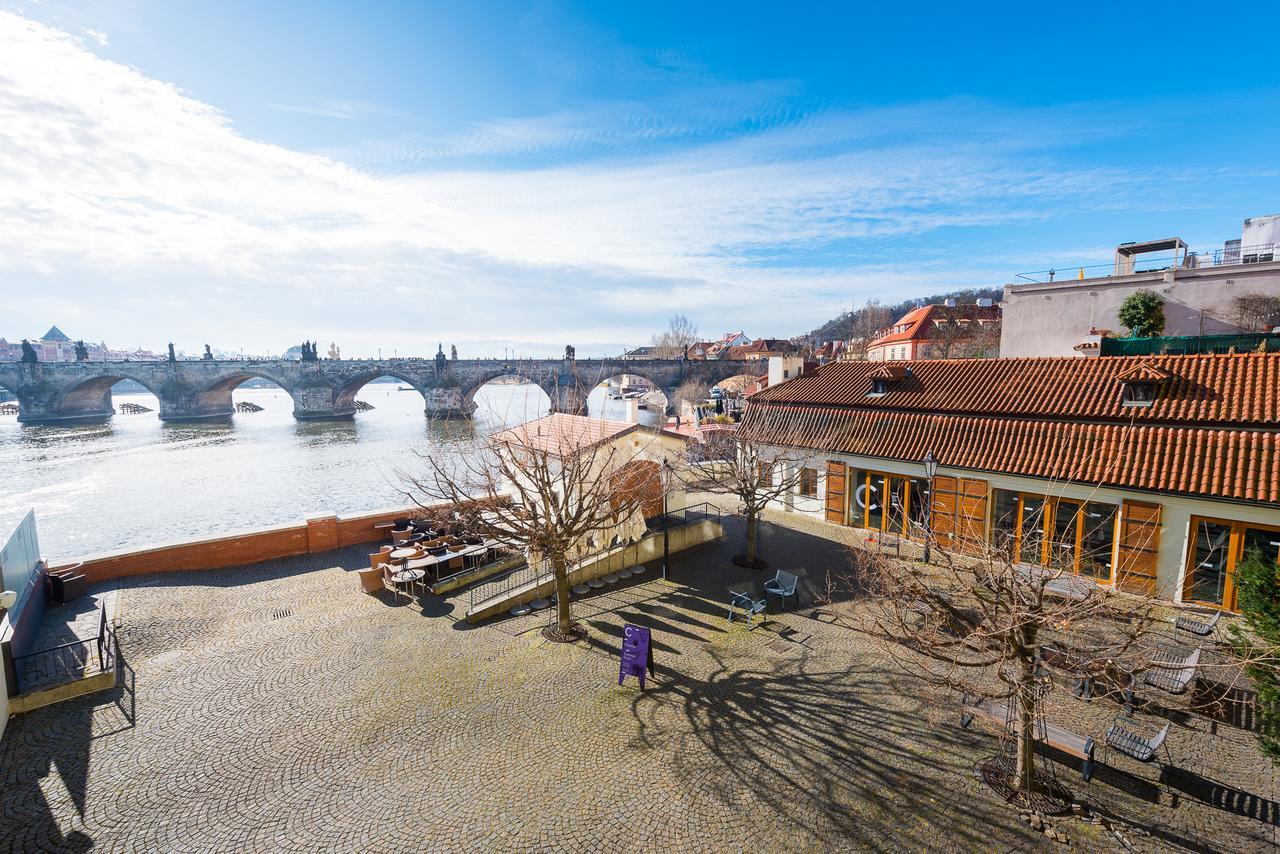 Appartement Kafka With Bridge View *