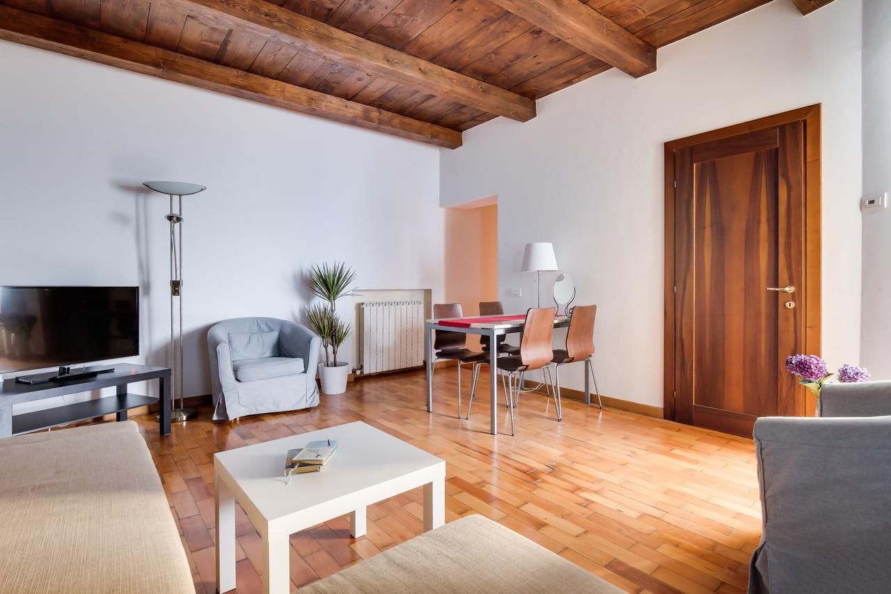 Apartment White & Woody Quadrio Apartments Prague