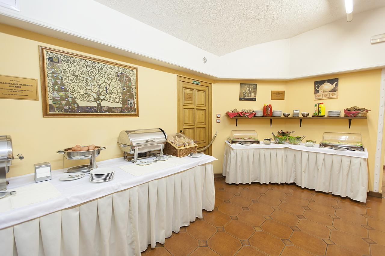 Atos Hotel 3*