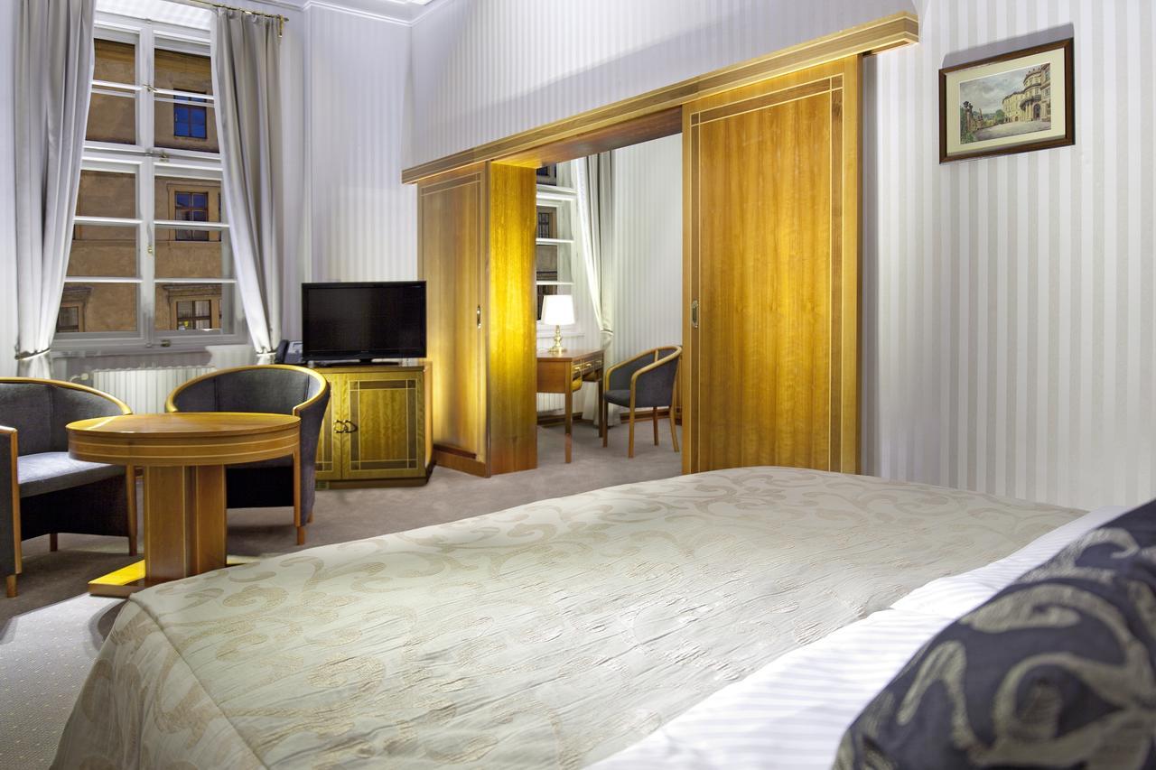 Otel Pod Vezi Prag