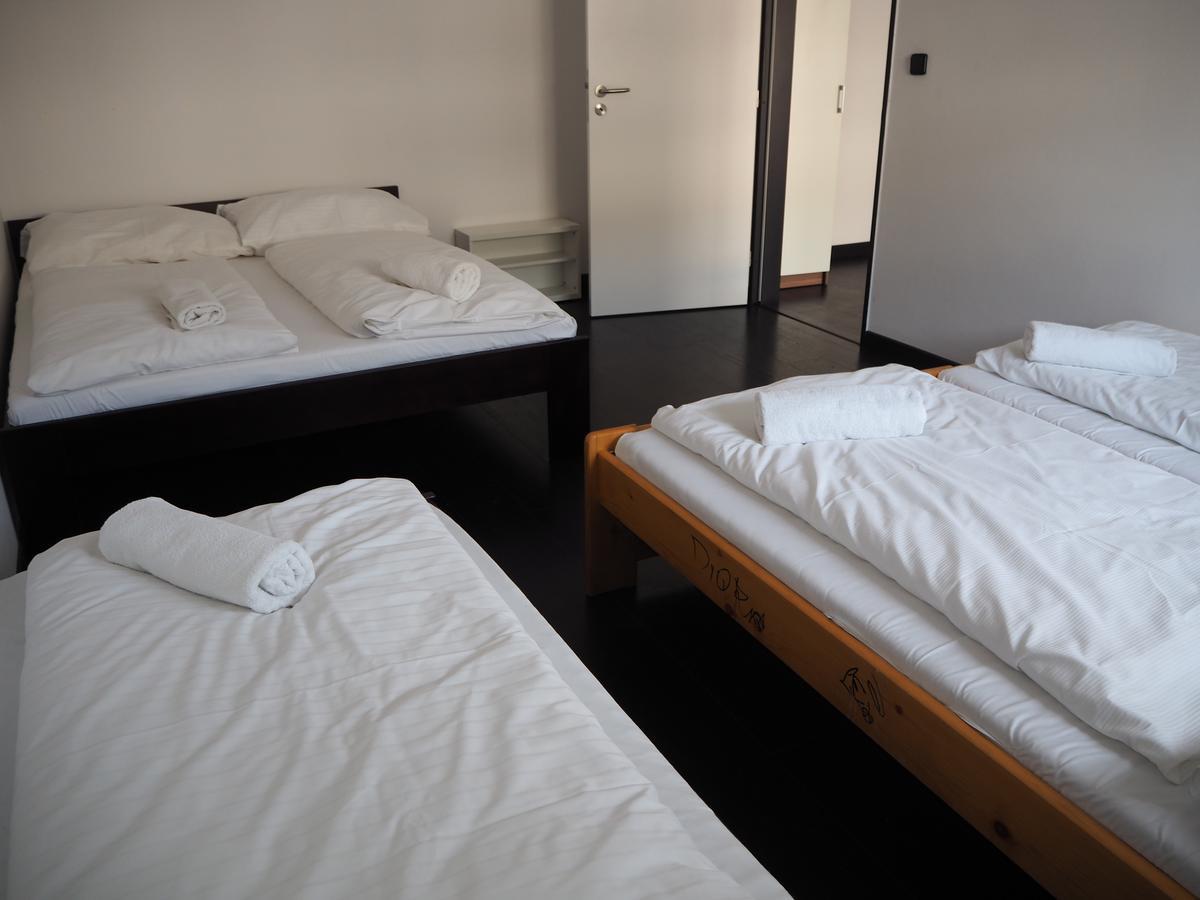 Kings Apartments *