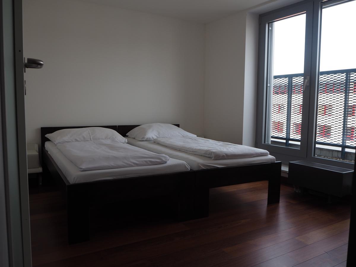 Kings Apartments *