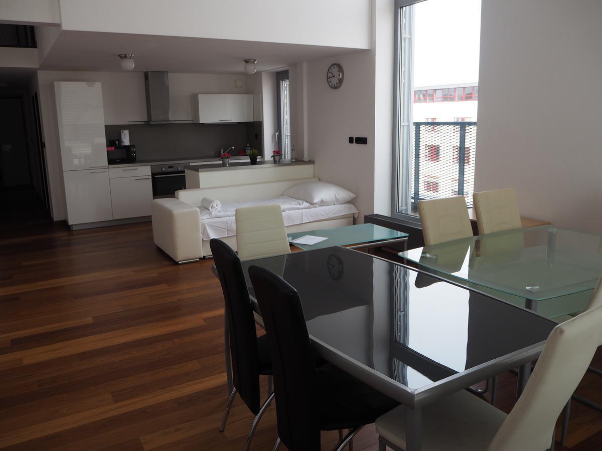 Kings Apartments *