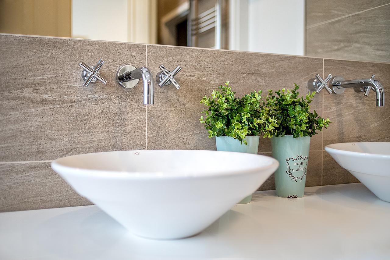Days - Spacious 2bdr W Netflix - Trendy Neighbourhood Apartment Prague
