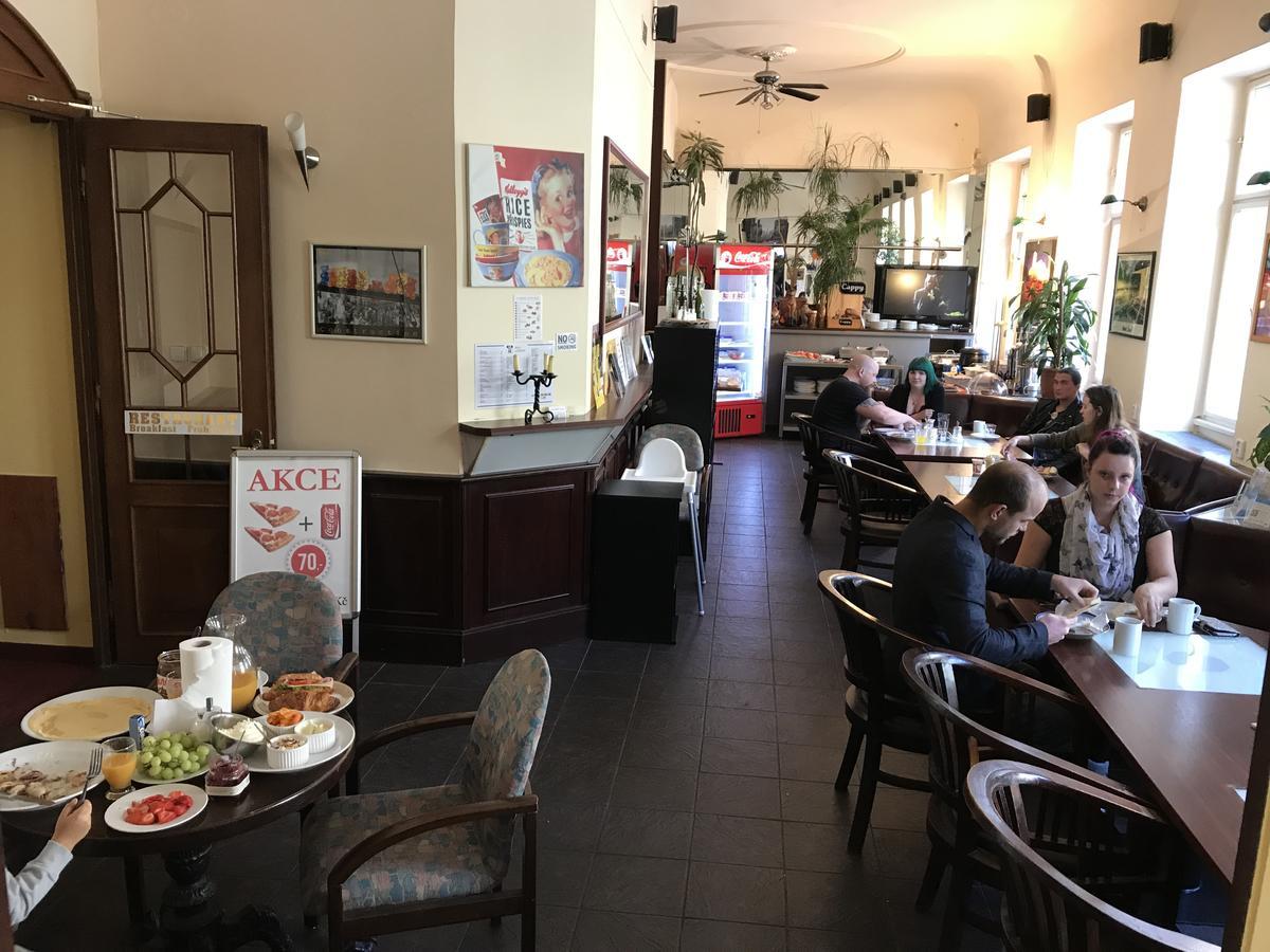 Club Couette-café