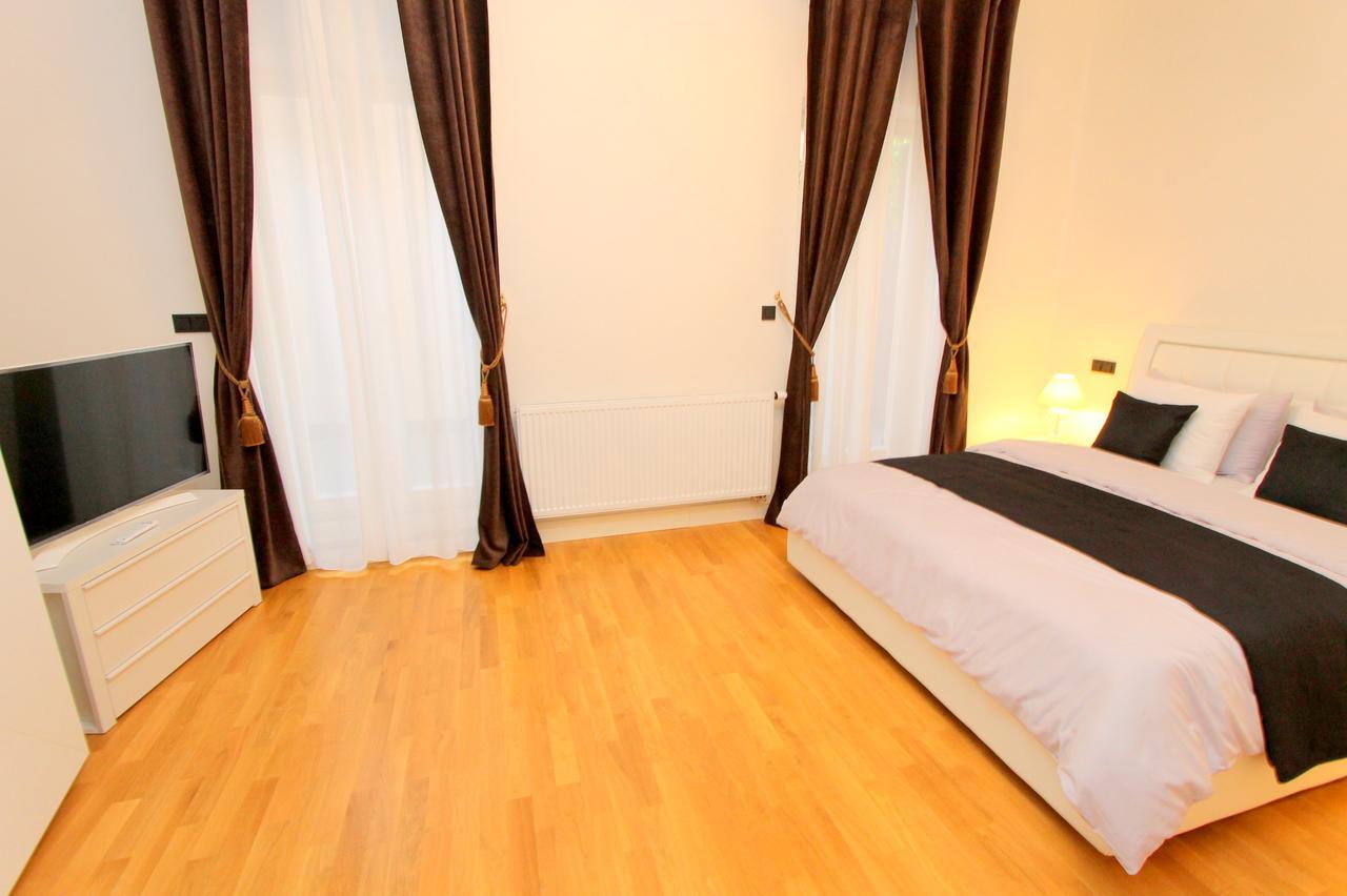 Luxury Krocinova * Praga