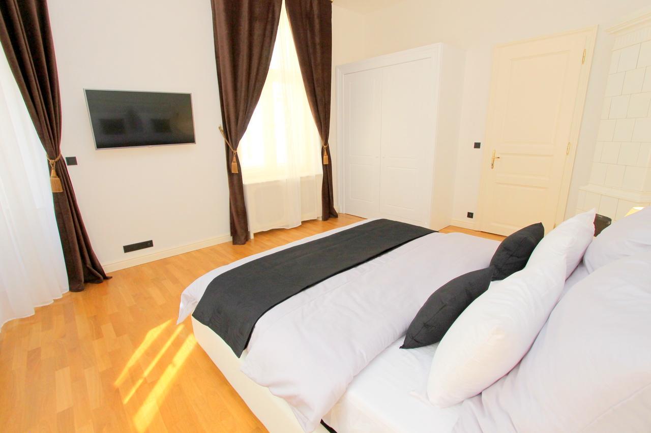 Luxury Krocinova Apartamento