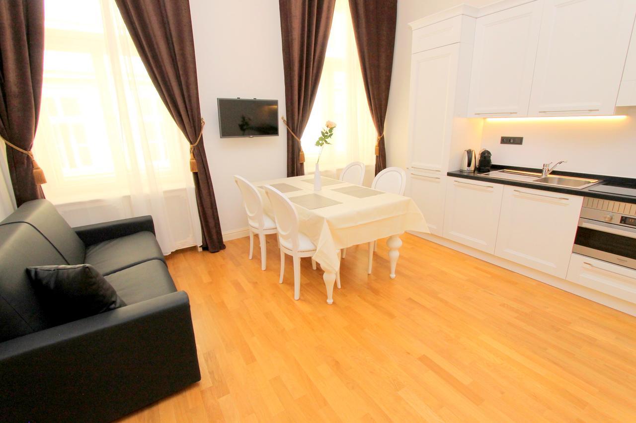 Luxury Krocinova Apartamento *