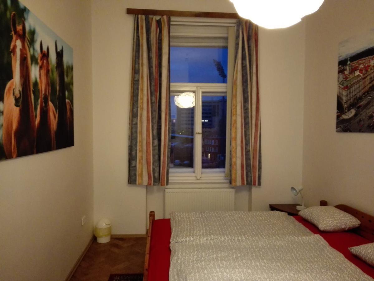 Bed & Breakfast Joystayone