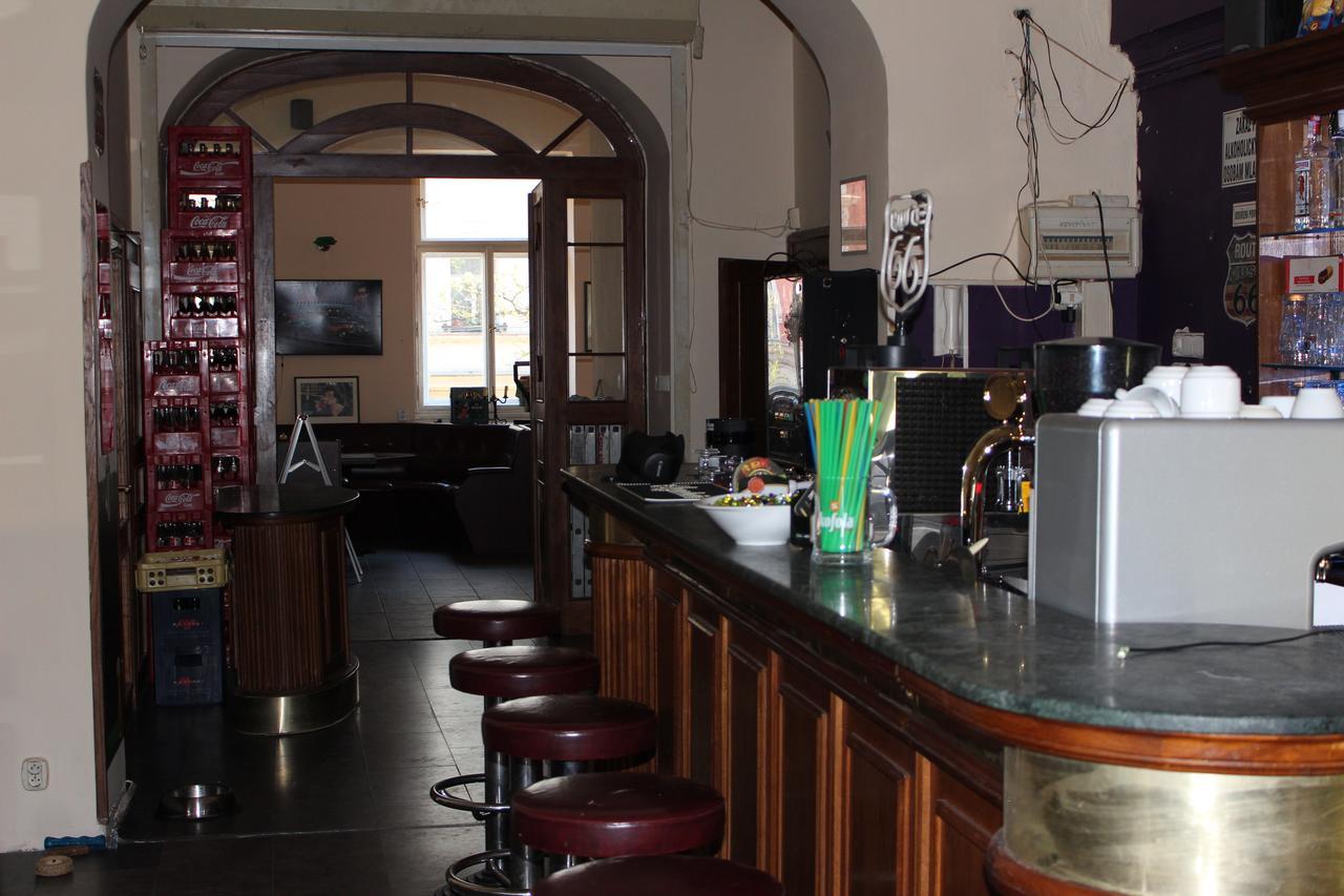 Hotel Youth Baroque Hall Prag