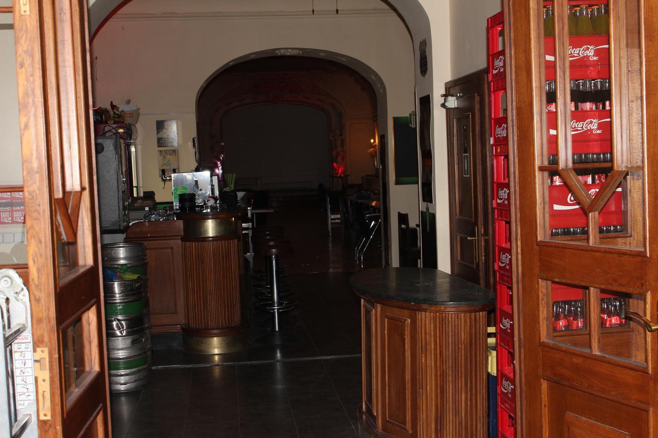 Youth Baroque Hall