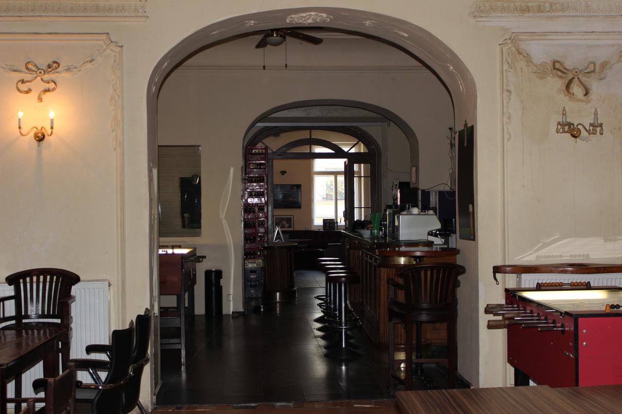 Youth Baroque Hall