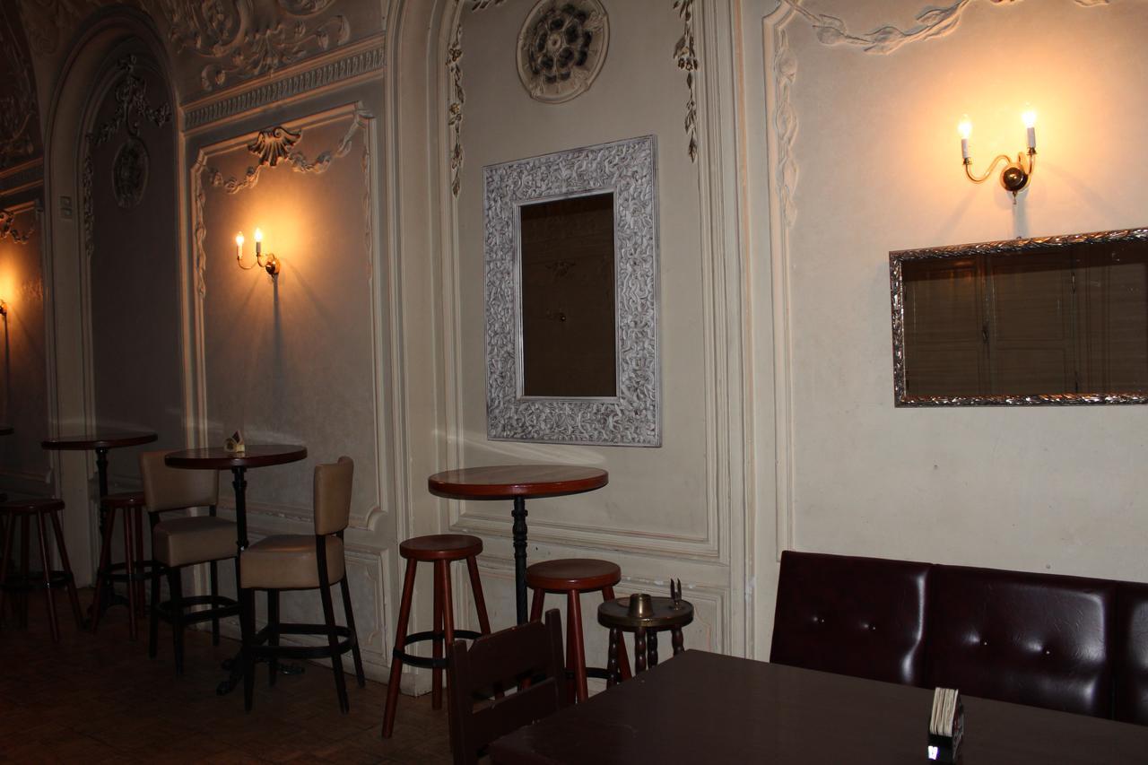 Youth Baroque Hall Prag