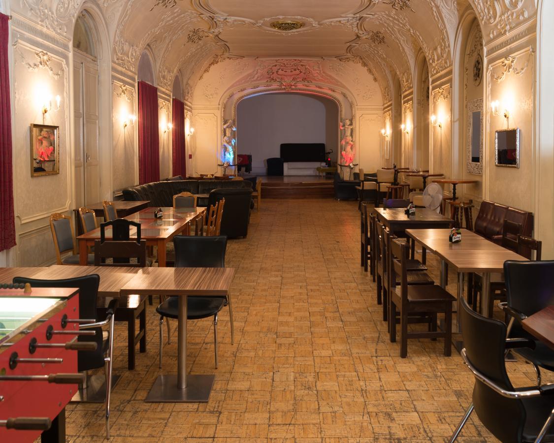 Youth Baroque Hall 3*