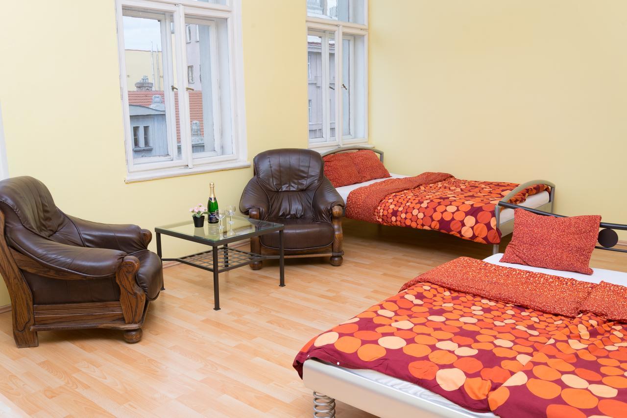 Hotel Youth Baroque Hall 3*