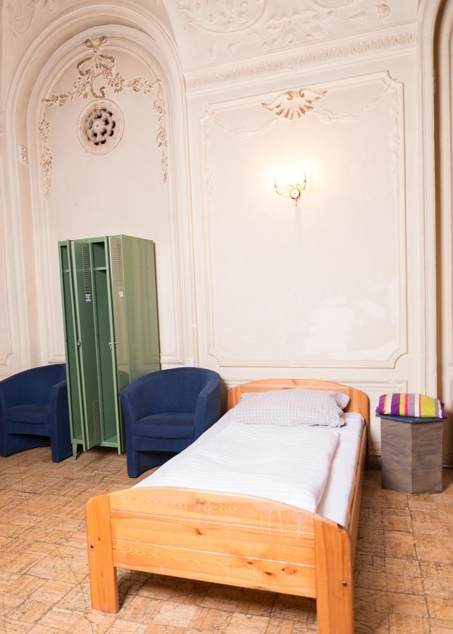 Hotel Youth Baroque Hall 3*