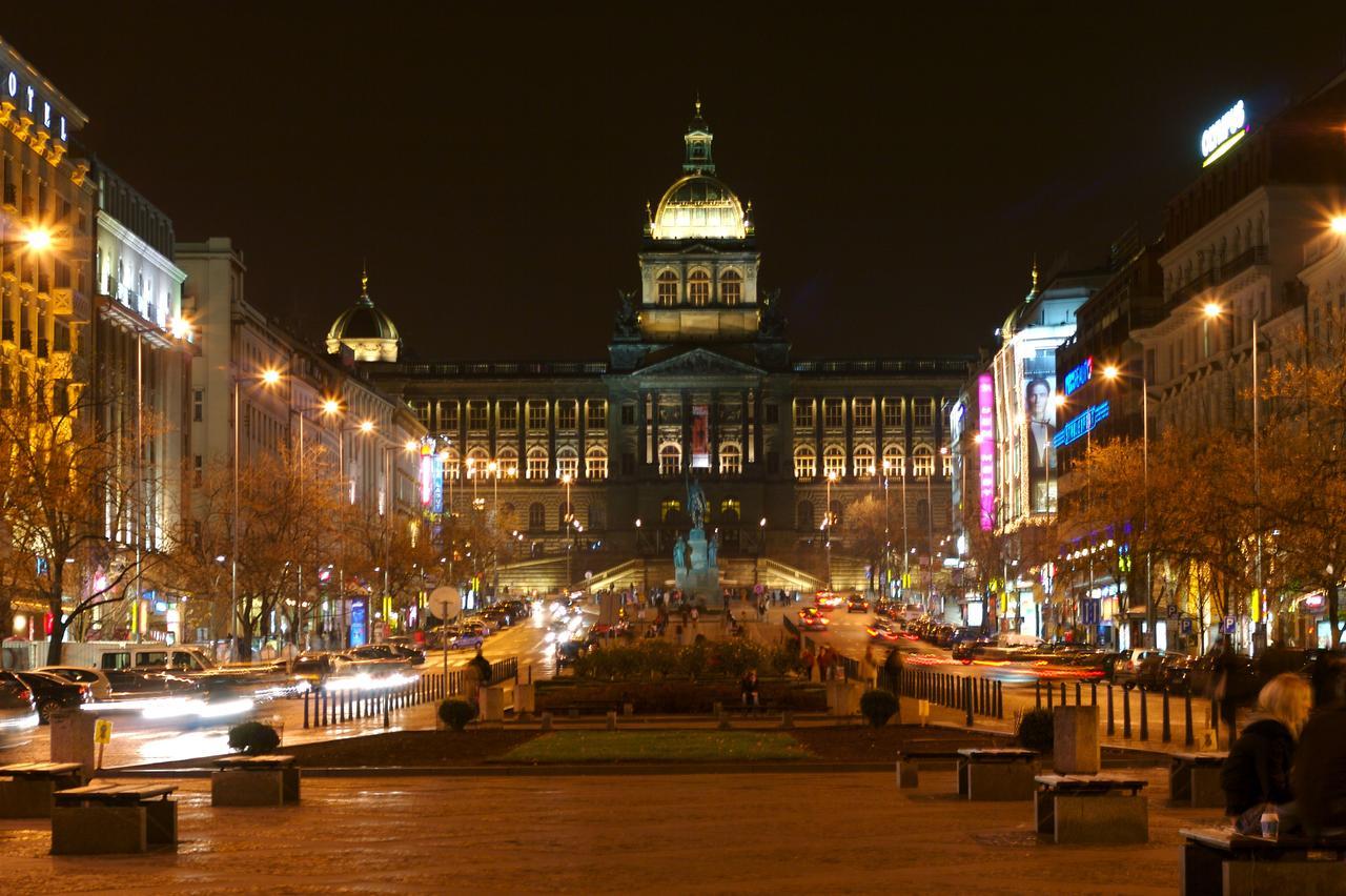 Hotel Youth Baroque Hall 3*