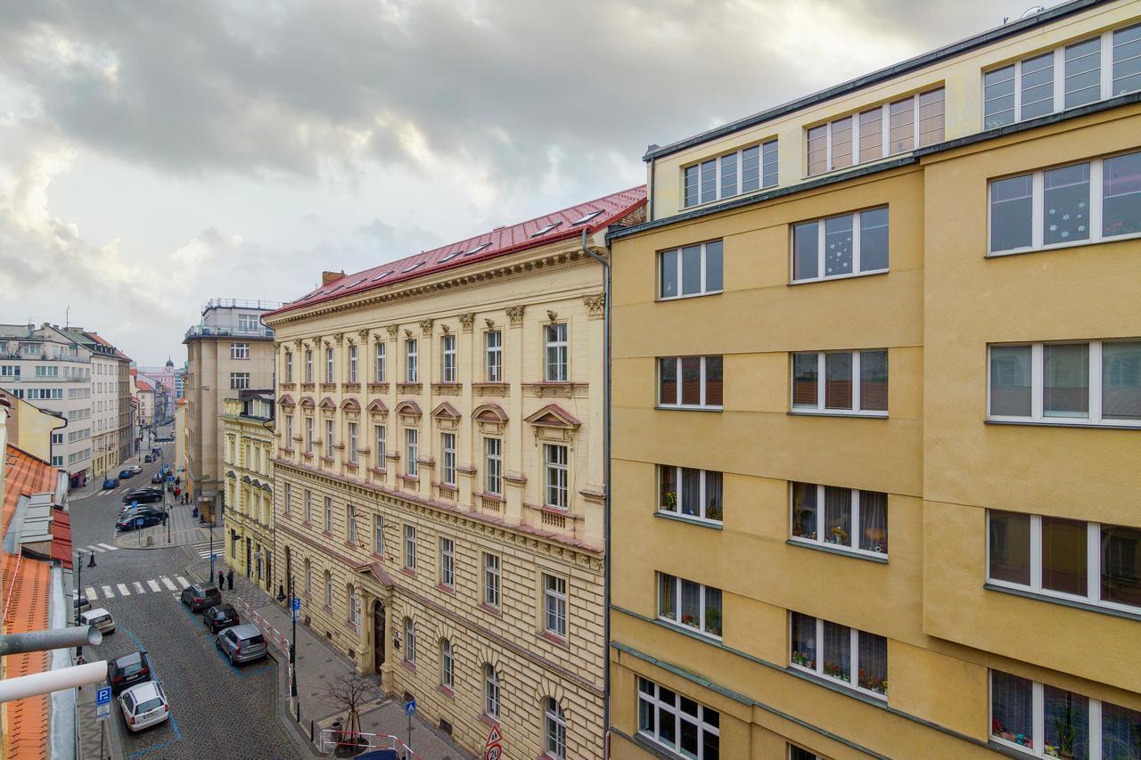 Air Conditioned Terrace Apartment *