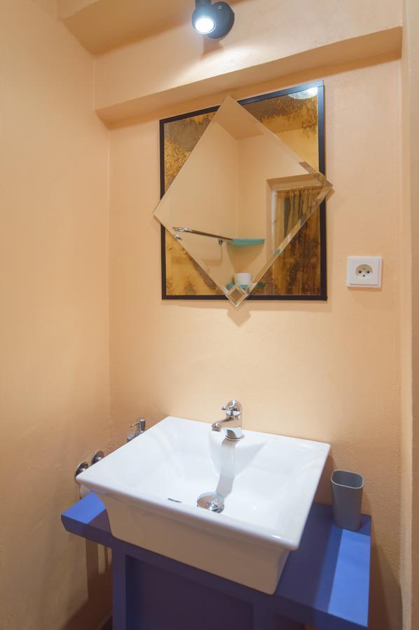 Modern Wenzigova 15 *