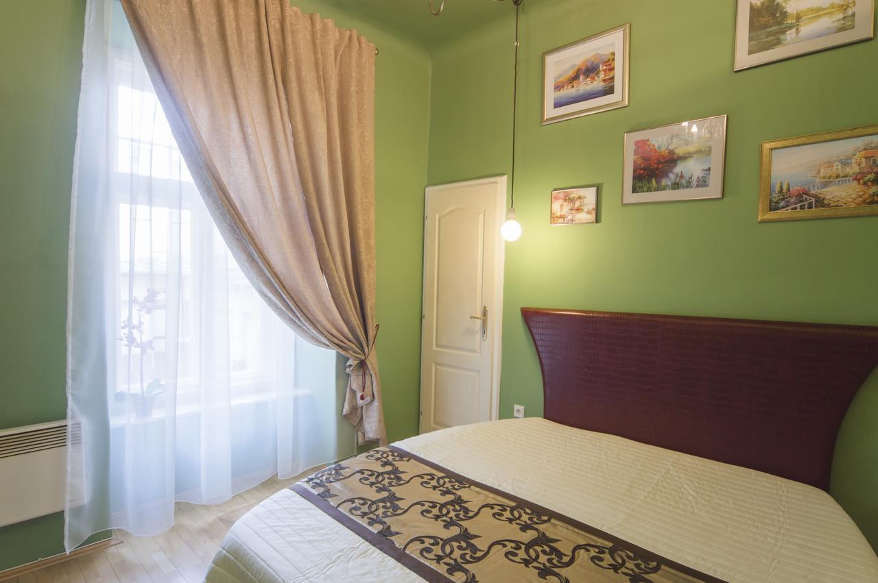 Modern Wenzigova 15 Apartment