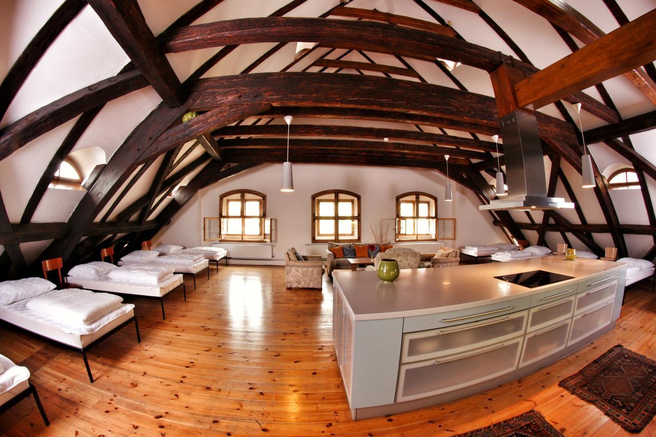 Homer - Old Town Square Hostel