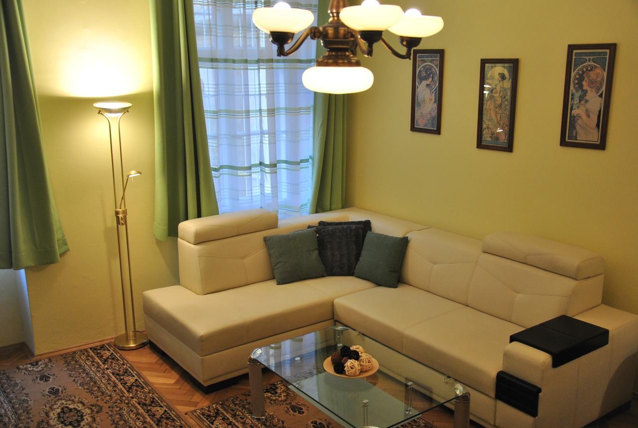 Apartment Vertigo