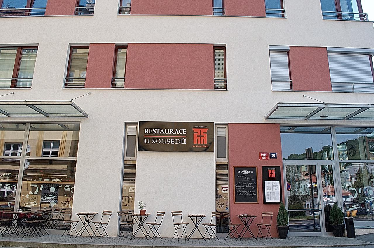 Bright Spacious Apartment Prague