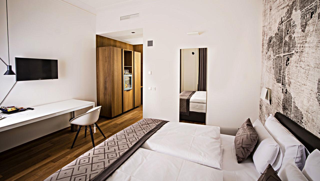 Hotel Golden Crown 4*