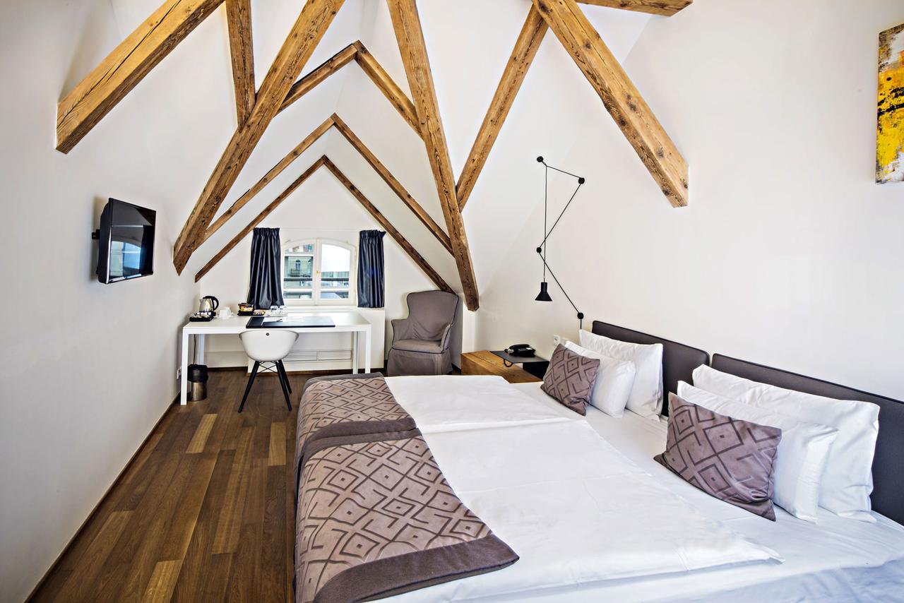 Golden Crown Hotel 4*