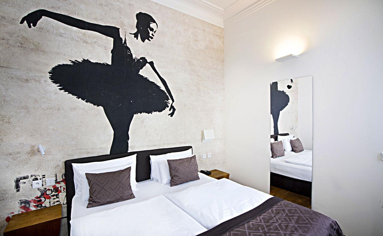 Golden Crown Hotel