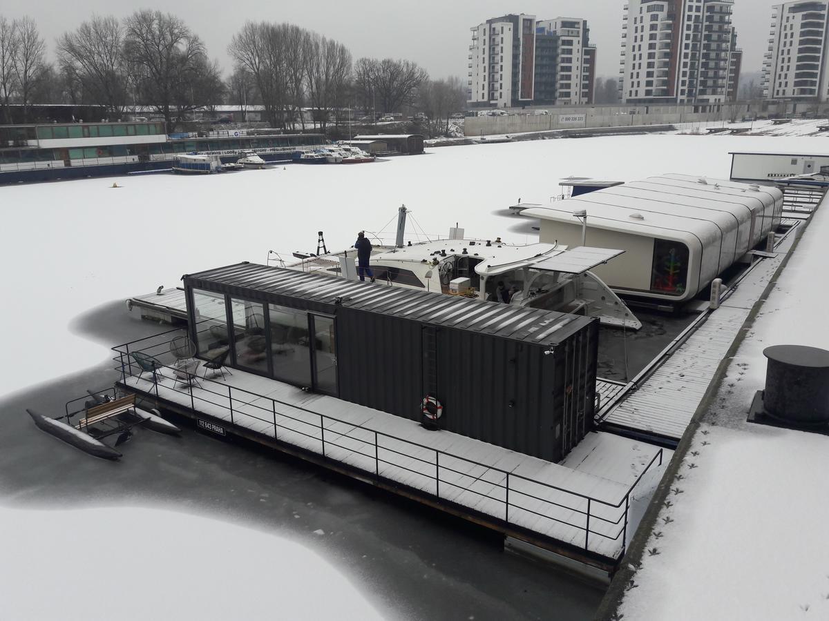 Botel Unique Floating Houseboat By Easybnb