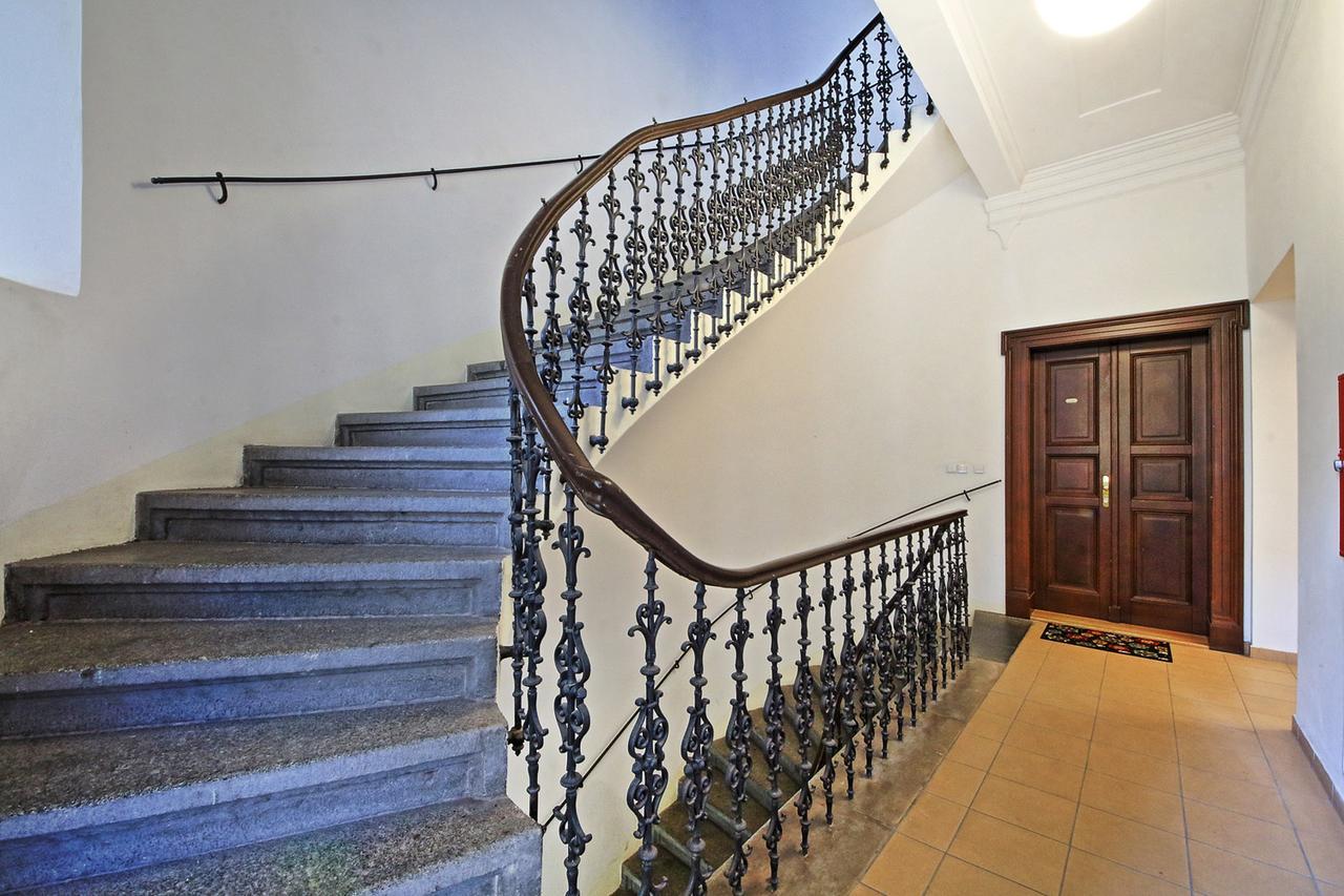 Apartment Visit In *