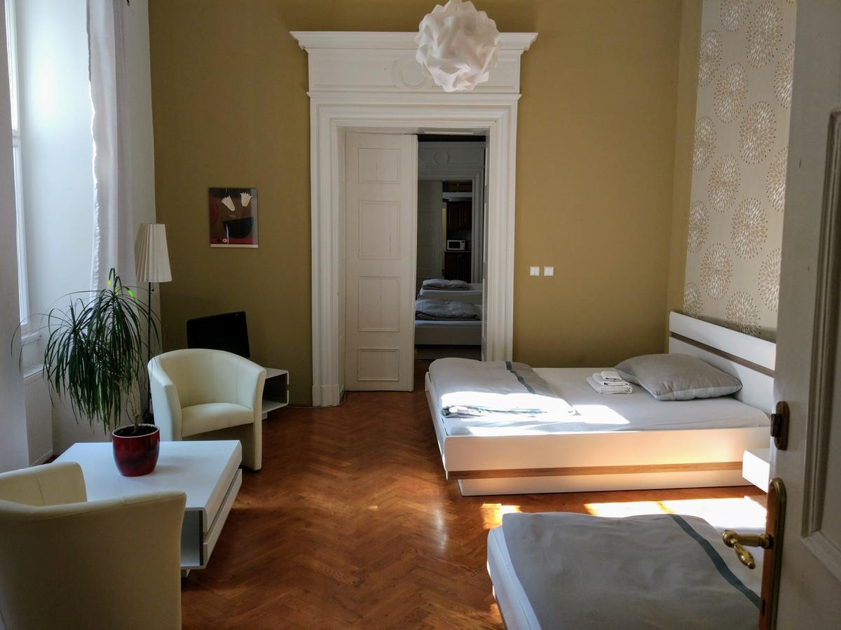 Tynska 7 * Prague