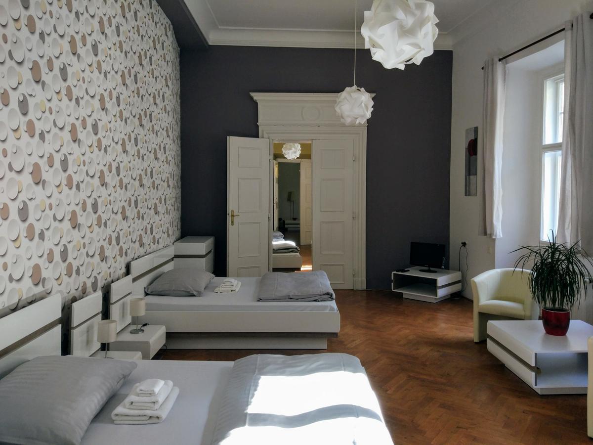 Apartment Tynska 7 *