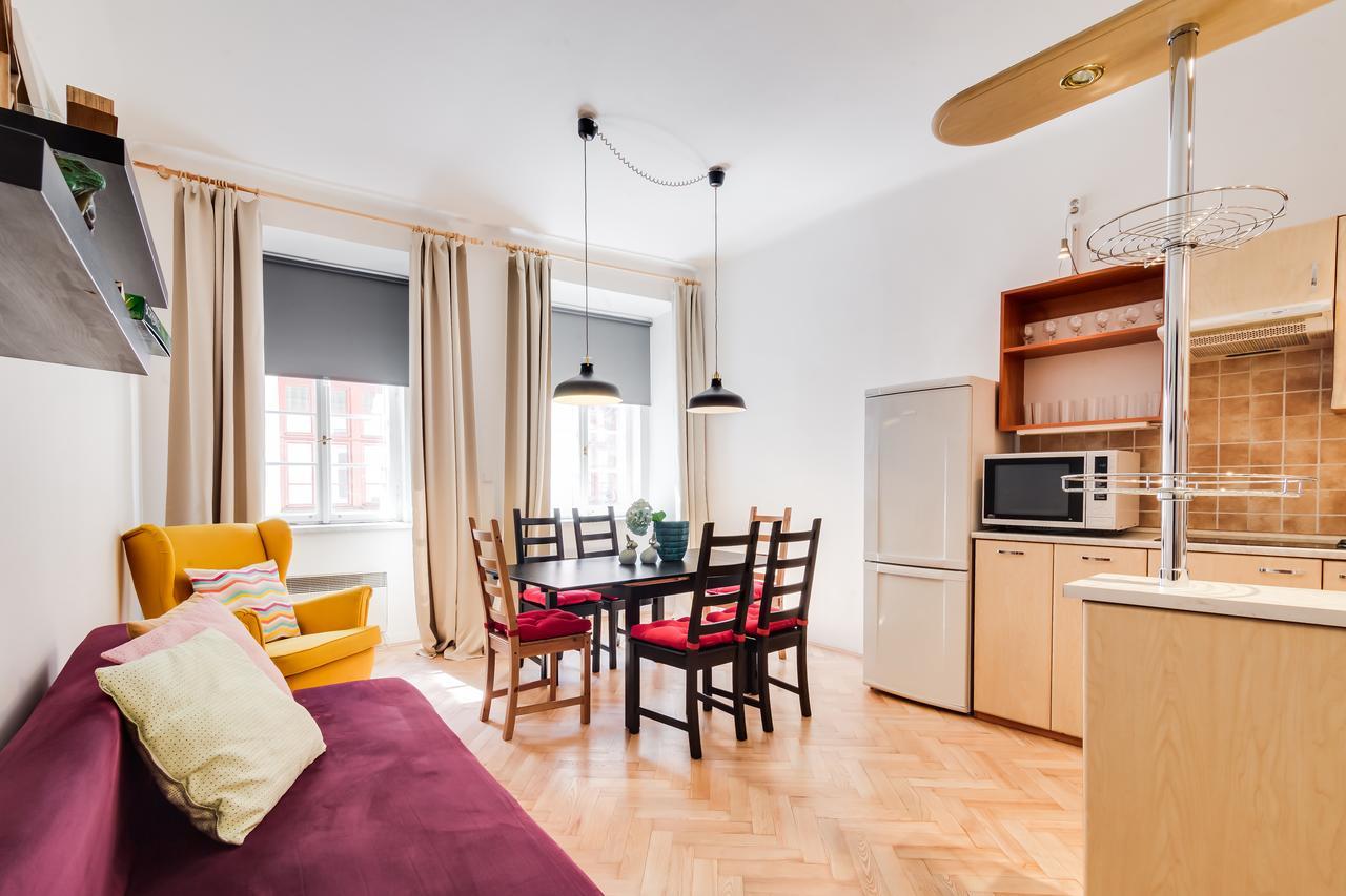 White & Woody Quadrio Apartments *