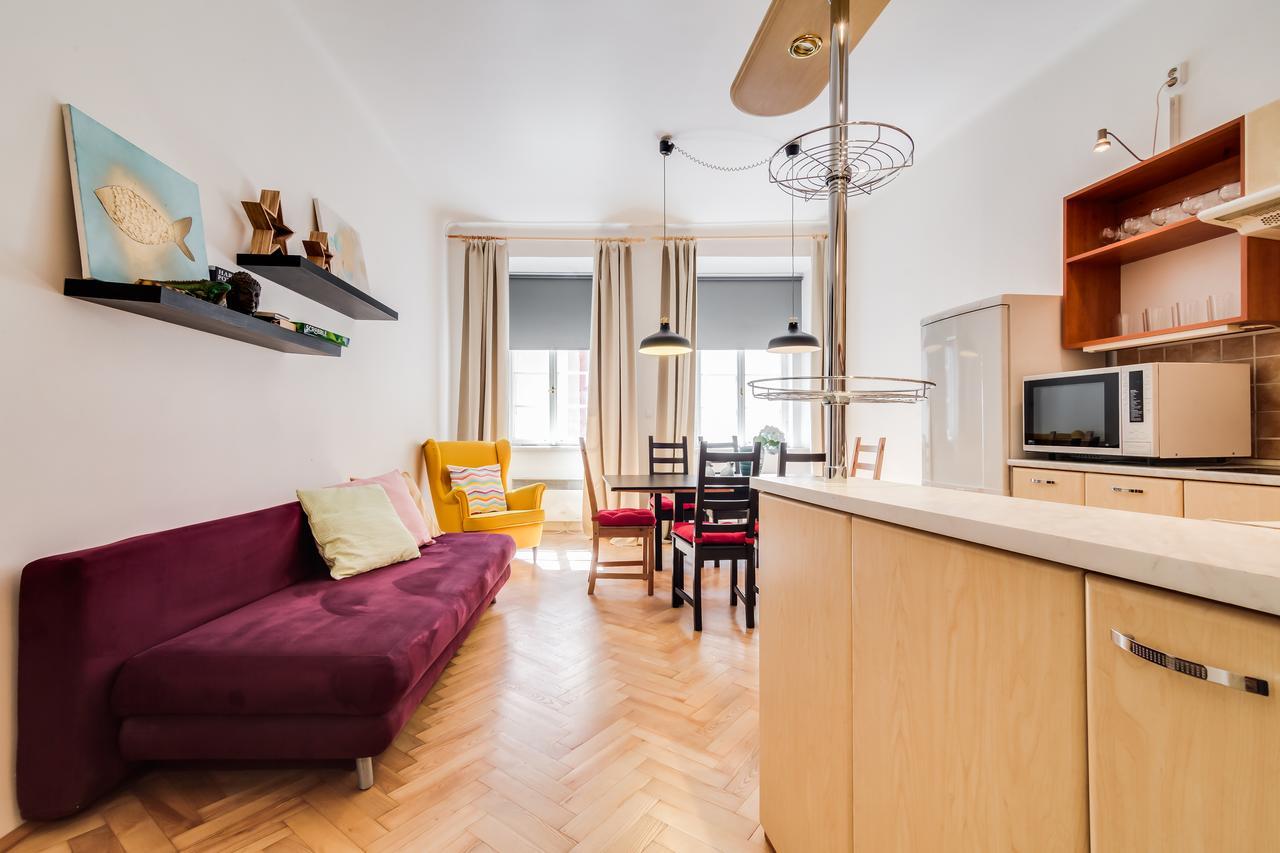 White & Woody Quadrio Apartments *