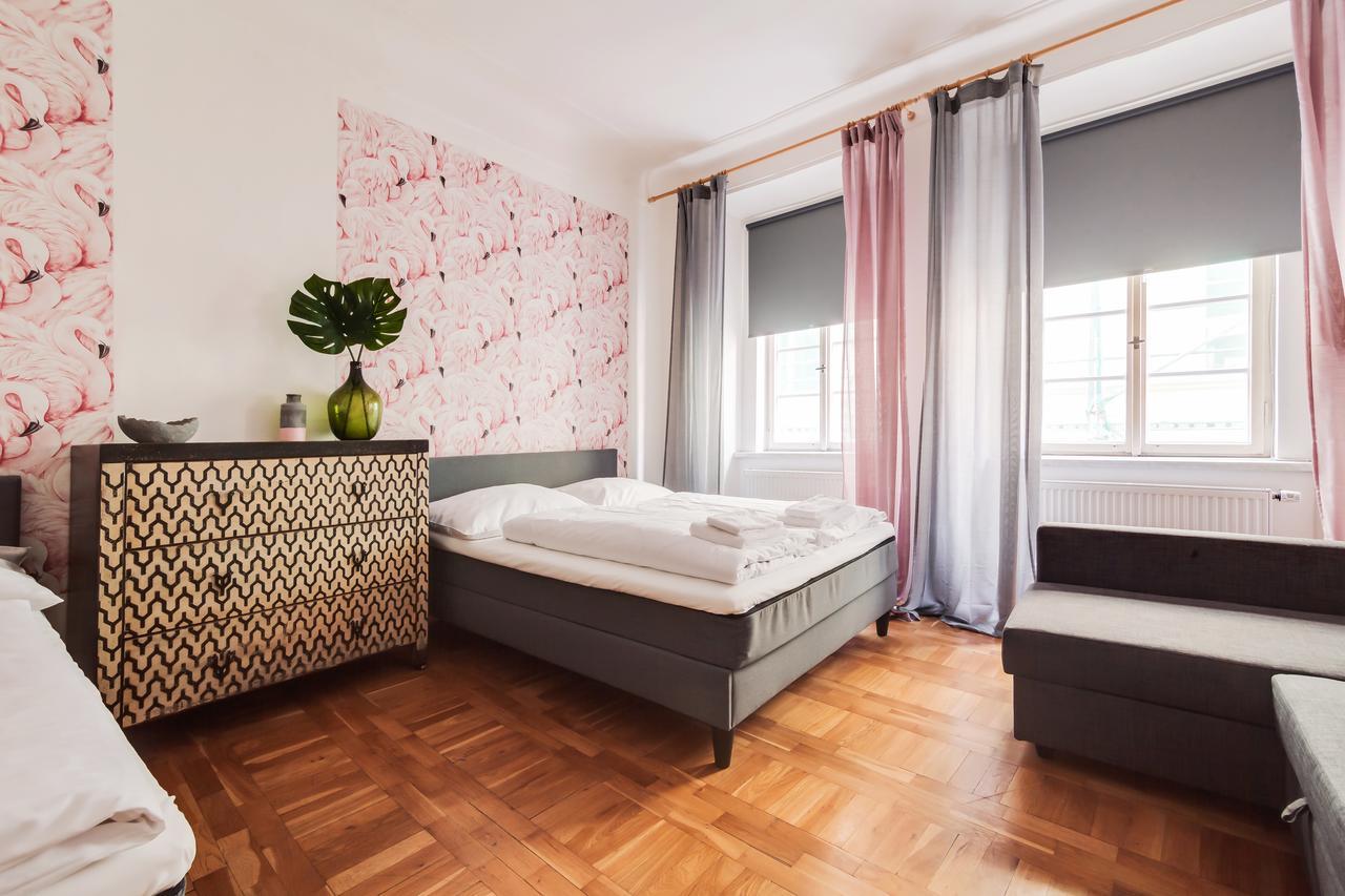 White & Woody Quadrio Apartments Apartment